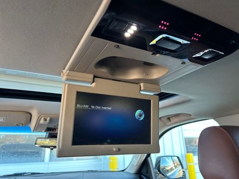 Used 2019 Cadillac Escalade Luxury image 27