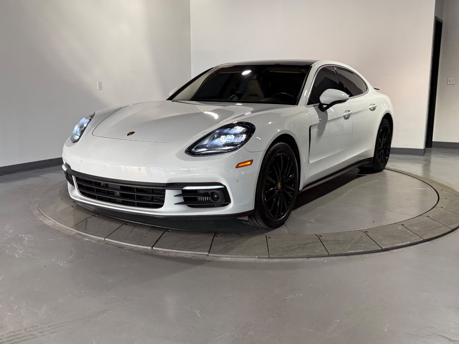 Used 2017 Porsche Panamera 4S AWD/4WD image 2