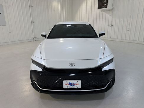 Used 2023 Toyota Crown XLE image 31