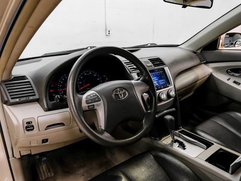 Used 2011 Toyota Camry LE w/ Fleet Convenience Pkg FWD image 3