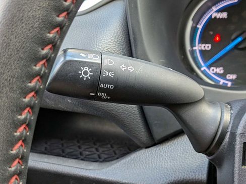 Used 2022 Toyota RAV4 SE w/ Weather & Moonroof Package AWD/4WD image 25