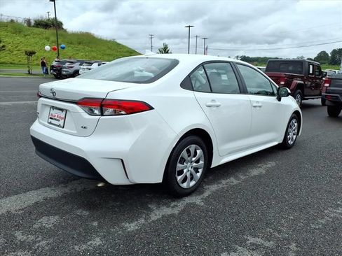 Used 2024 Toyota Corolla LE FWD image 6