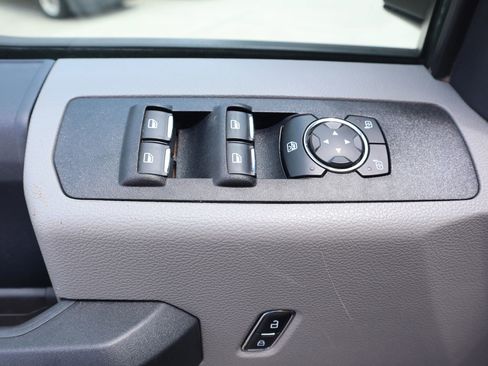 Used 2022 Ford F550 4x4 Crew Cab Super Duty w/ Power Equipment Group image 22