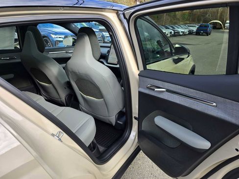 New 2026 Volvo EX30 Cross Country Ultra image 13