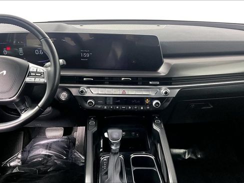 Used 2025 Kia Telluride S AWD/4WD image 6