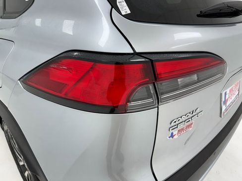 Used 2024 Toyota Corolla Cross XLE image 36