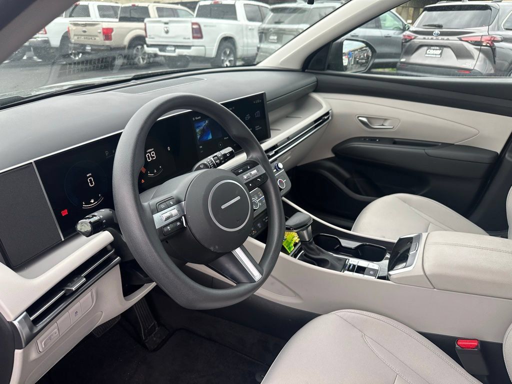 New 2025 Hyundai Tucson SE FWD image 9