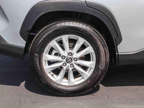 Certified 2026 Toyota Corolla Cross LE w/ Moonroof Package FWD image 9