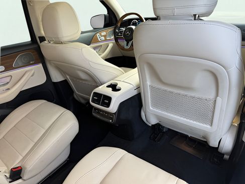Used 2022 Mercedes-Benz GLS 450 4MATIC image 28