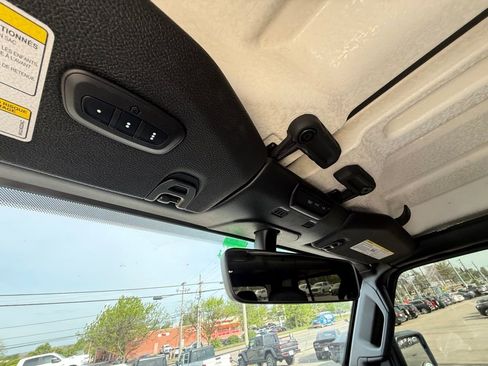Used 2021 Jeep Gladiator Overland w/ Popular Equipment Package AWD/4WD image 25
