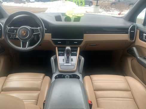 Used 2020 Porsche Cayenne image 9