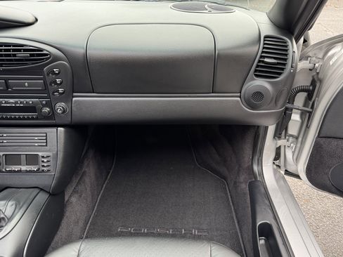Used 2001 Porsche Boxster image 25