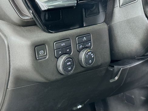 Used 2024 Chevrolet Silverado 1500 LT image 16