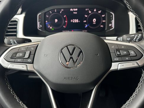 Used 2023 Volkswagen Atlas Cross Sport SE FWD image 23