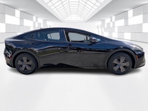 Used 2024 Toyota Prius LE image 7