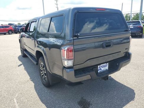 Used 2021 Toyota Tacoma TRD Sport AWD/4WD image 3