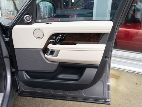 Used 2020 Land Rover Range Rover HSE image 35