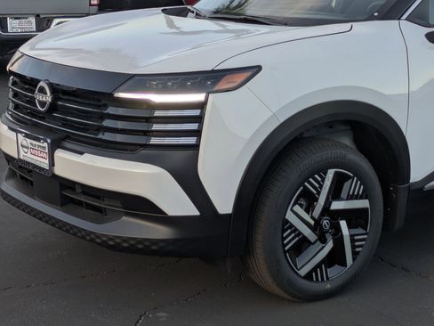 New 2026 Nissan Kicks SV w/ SV Premium Package image 8