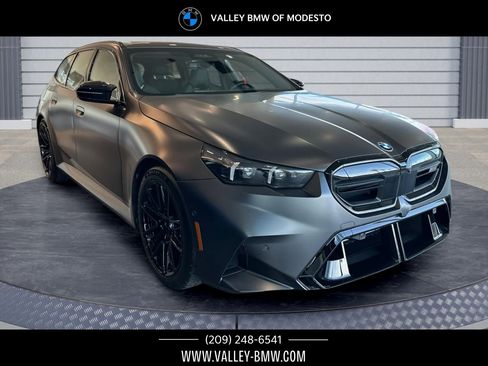 New 2026 BMW M5 Touring image 1