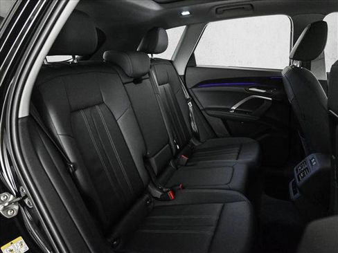 Certified 2025 Audi Q5 Premium w/ Convenience Package AWD/4WD image 21