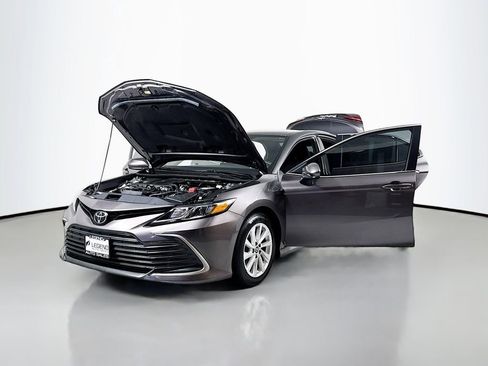 Used 2023 Toyota Camry LE FWD image 18