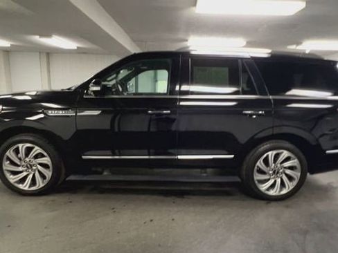 Used 2023 Lincoln Navigator Reserve image 5