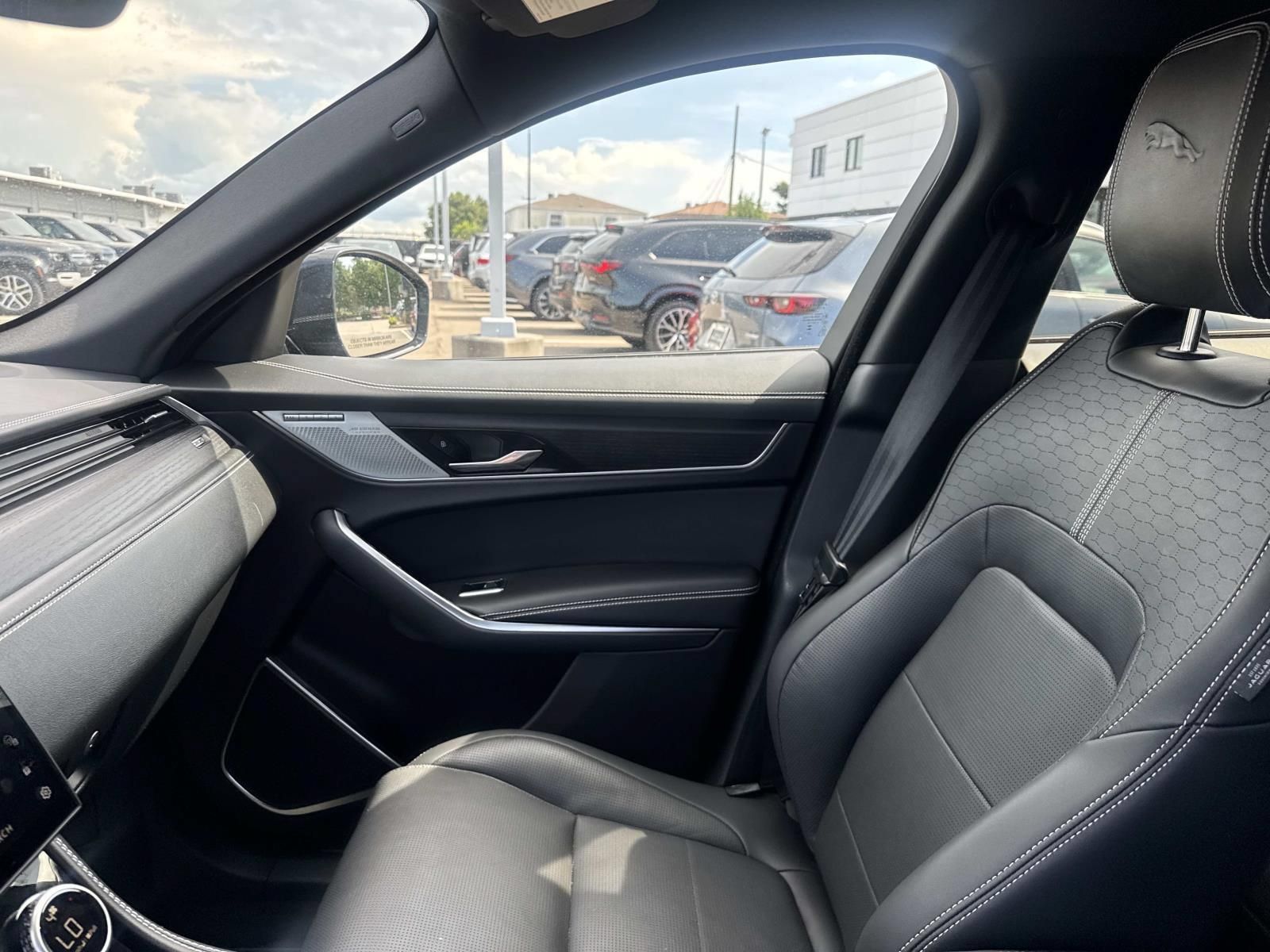 Used 2026 Jaguar F-PACE R-Dynamic S AWD/4WD image 16
