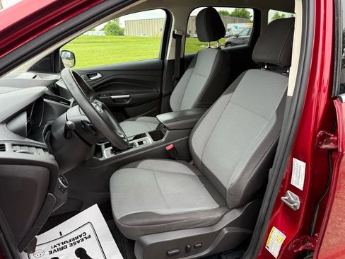 Used 2017 Ford Escape SE w/ Equipment Group 201A FWD image 14