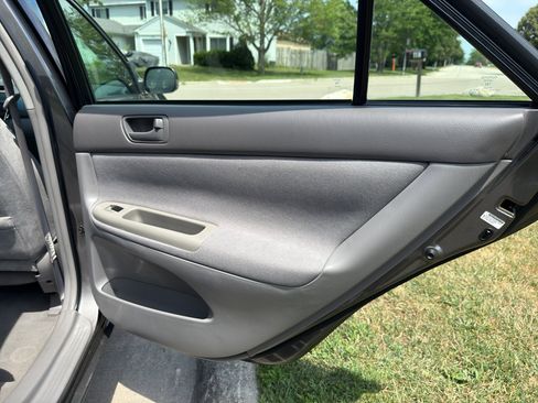 Used 2003 Toyota Camry LE image 15