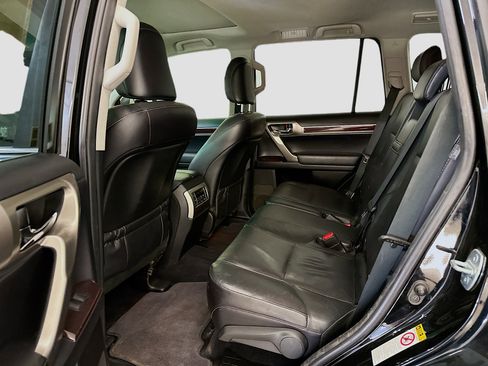 Used 2014 Lexus GX 460 image 30