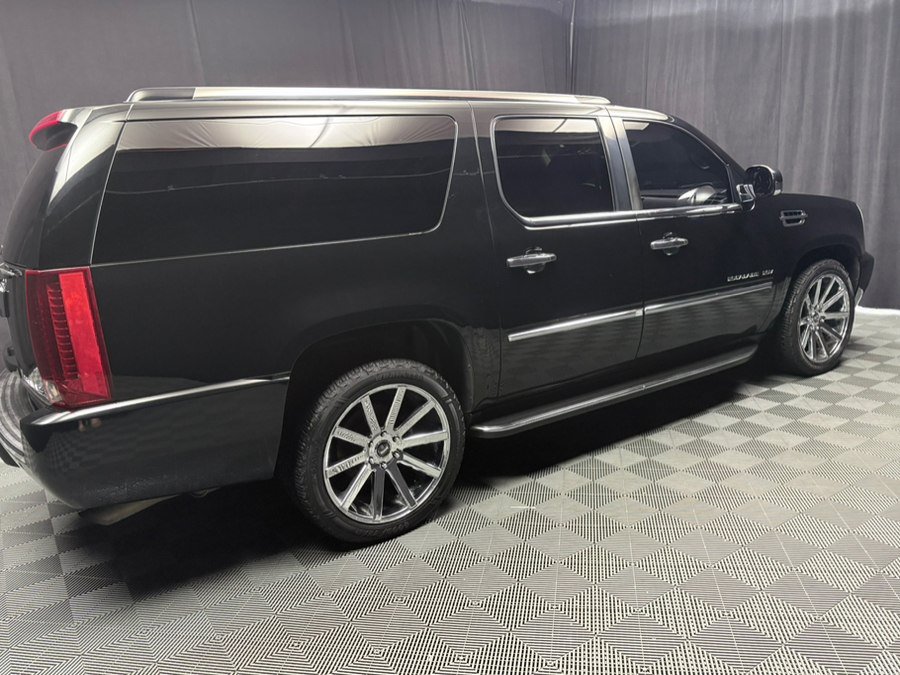 Used 2013 Cadillac Escalade ESV Luxury AWD/4WD image 17