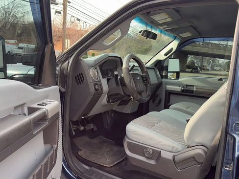 Used 2015 Ford F250 XLT w/ Snow Plow Prep Package image 20