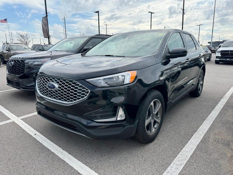 Used 2024 Ford Edge SEL w/ Convenience Package AWD/4WD image 3