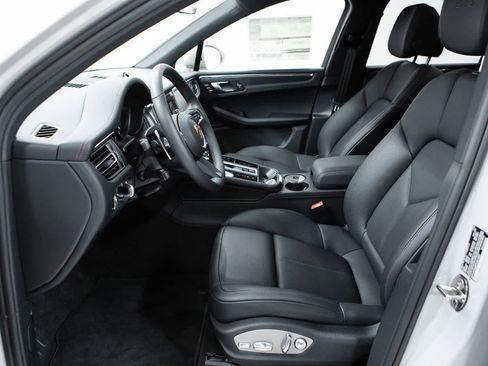 New 2026 Porsche Macan GTS AWD/4WD image 21