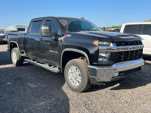 Used 2021 Chevrolet Silverado 2500 LT w/ Convenience Package image 2