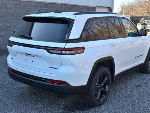 New 2025 Jeep Grand Cherokee Limited w/ Luxury Tech Group II image 8