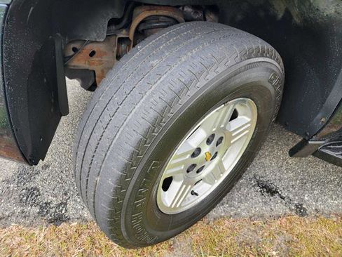 Used 2008 Chevrolet Suburban LS w/ Skid Plate Package image 9