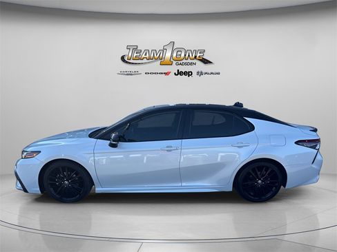 Used 2022 Toyota Camry XSE image 5