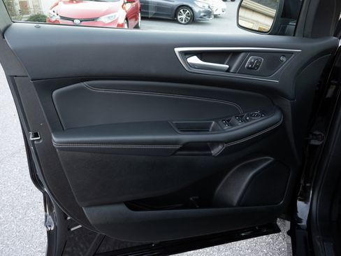 Used 2024 Ford Edge Titanium image 13