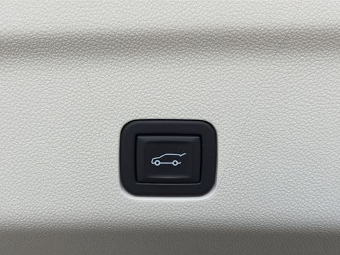 Certified 2023 Cadillac Escalade ESV Premium Luxury Platinum w/ LPO, Radiant Package AWD/4WD image 14