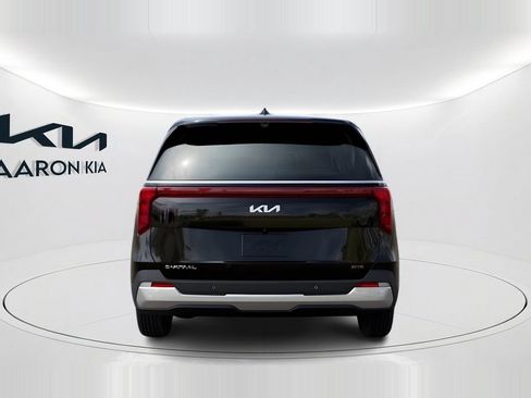New 2026 Kia Carnival FWD image 5