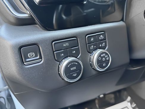 Used 2022 GMC Sierra 1500 SLT w/ SLT Convenience Package image 30