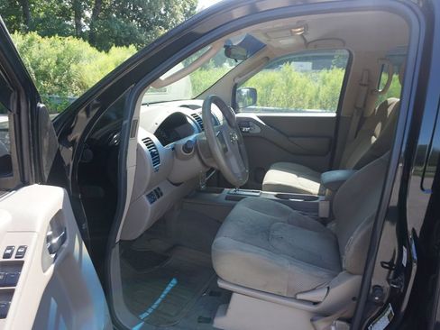 Used 2008 Nissan Frontier SE w/ SE Value Truck Pkg RWD image 2