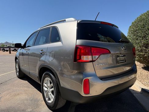 Used 2014 Kia Sorento LX FWD image 5