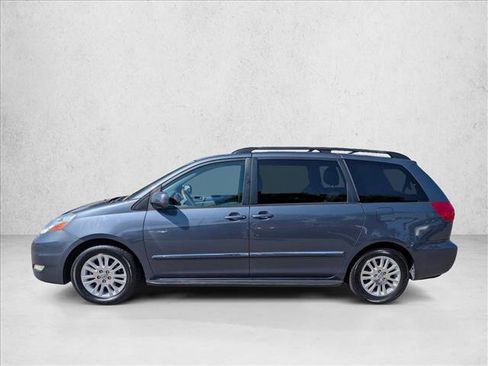 Used 2009 Toyota Sienna XLE Limited FWD image 9