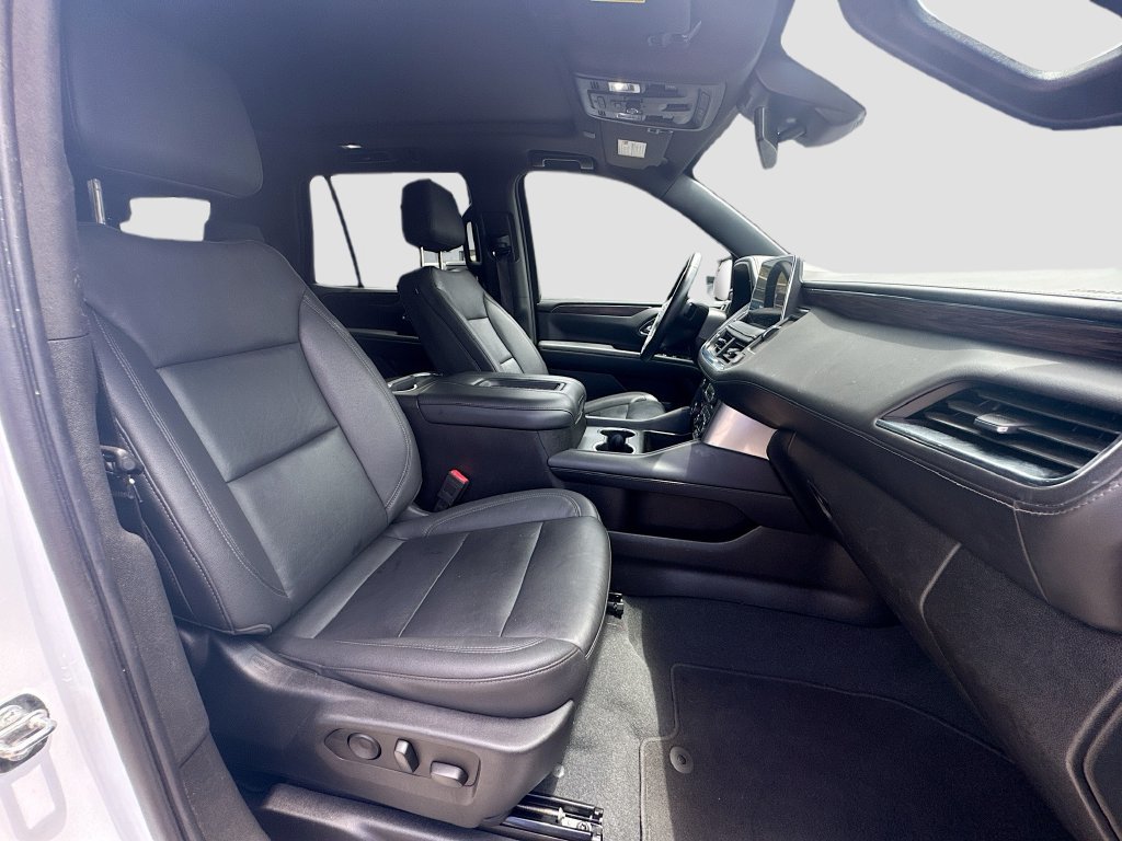 Used 2023 Chevrolet Tahoe LT w/ Luxury Package RWD image 32