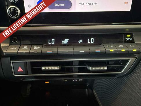 Used 2025 Toyota Camry SE FWD image 35