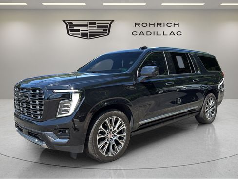 Used 2026 GMC Yukon XL Denali w/ Denali Reserve Package AWD/4WD image 1
