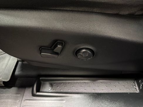 Used 2019 Chrysler Pacifica Touring Plus w/ S Appearance Package FWD image 27