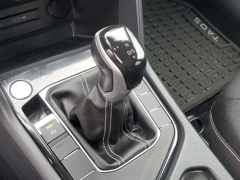 Used 2024 Volkswagen Taos SE image 27